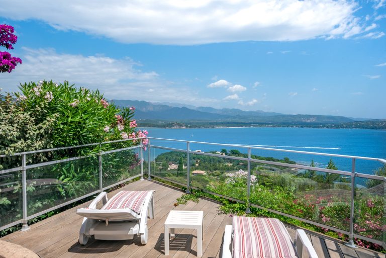 Les Hauts de Pavellone, mini villa T3 à louer
